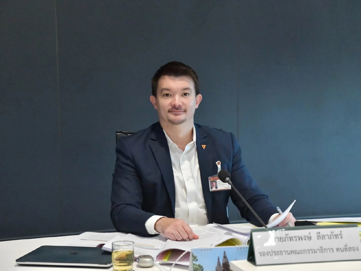 สส.ปชน.ซัดรัฐบาล ขึ้นราคาน้ำมัน 6 บาท แก้วิกฤติไร้ ปชช.ในสมการ