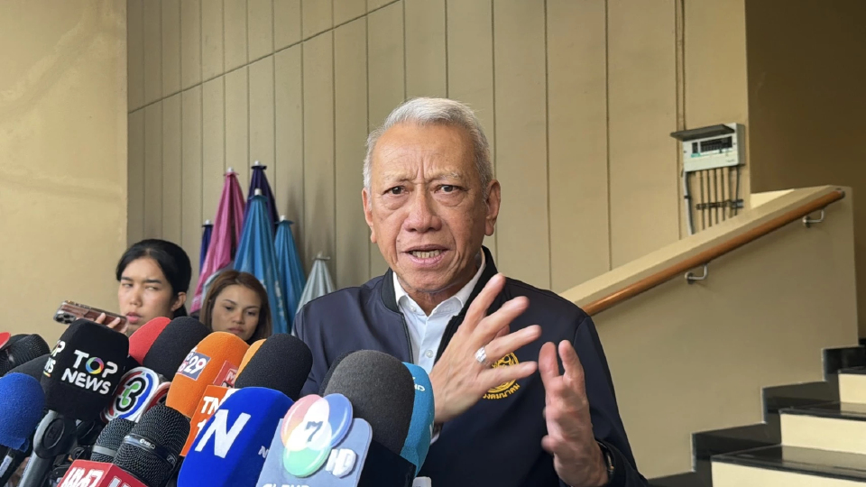 'อนุทิน' เรียกประชุม 'อุตฯ - ผู้ค้าน้ำมัน' ทั้งระบบ ไล่บี้ตัวเลขจริง แก้ปัญหาน้ำมันขาดหน้าปั๊ม