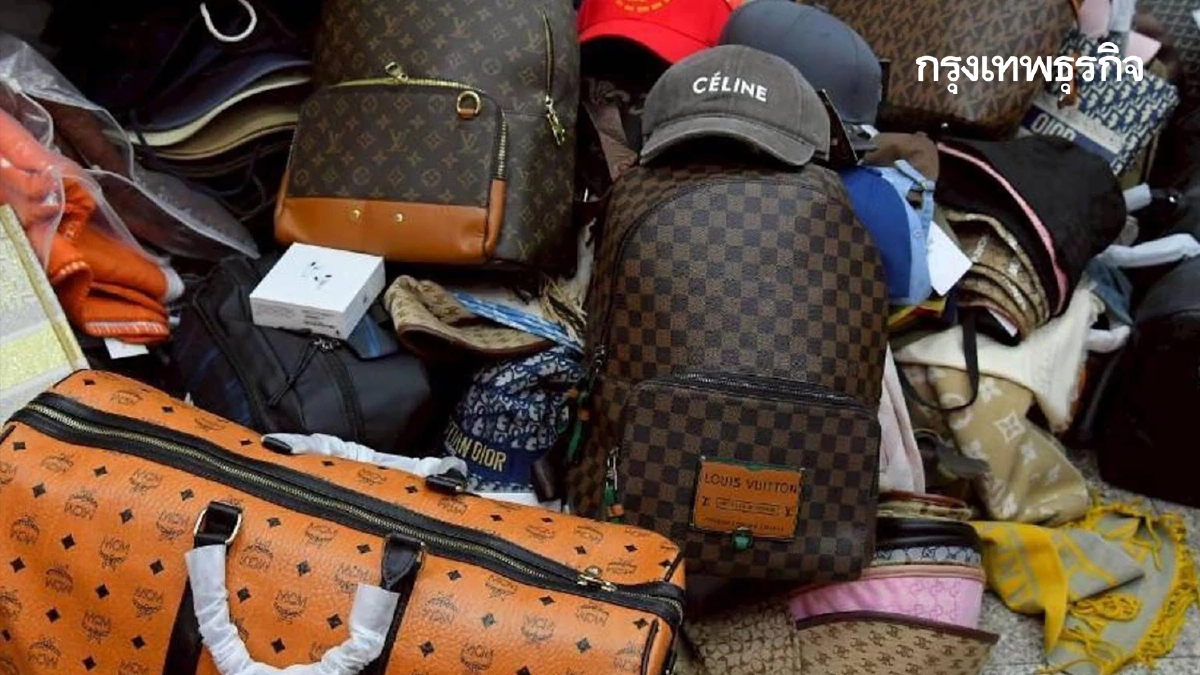 ยึดแล้ว ของปลอม แบรนด์เนมเก๊เพียบ ในห้างดังปทุมวัน มูลค่า 70 ล้าน