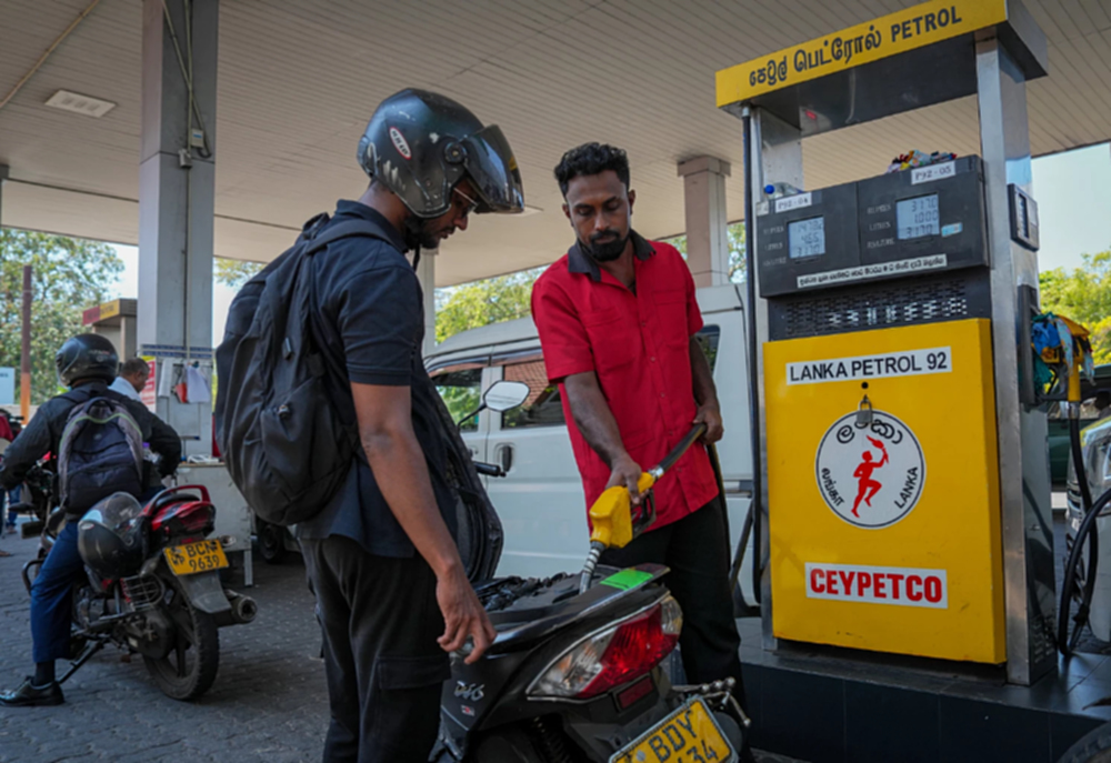 หวั่นสงครามลากยาว ศรีลังกาประกาศทำงาน 4 วันต่อสัปดาห์