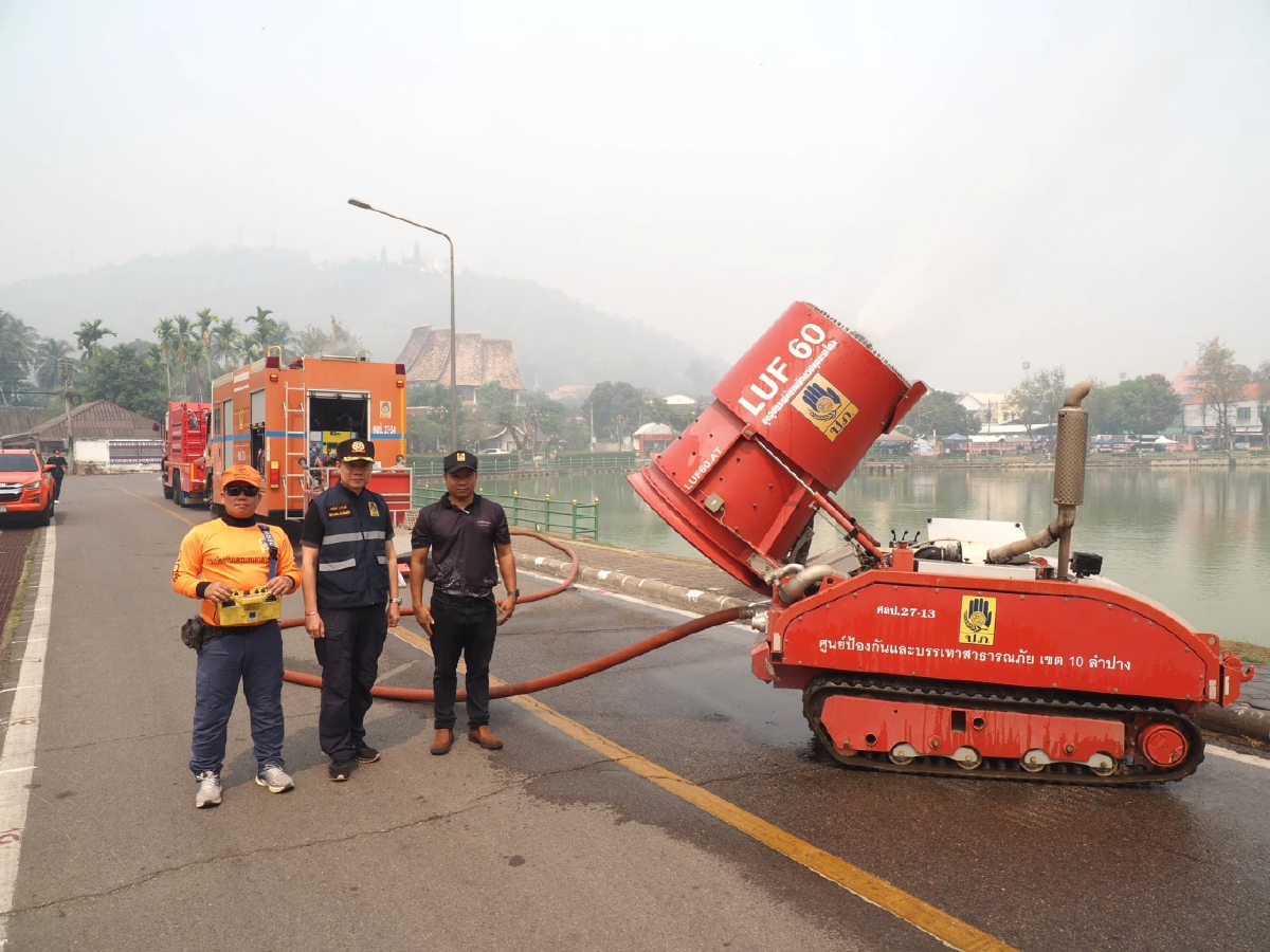 ฉีดพ่นละอองน้ำ เพิ่มความชุ่มชื้นในอากาศ ลดผลกระทบหมอกควันแม่ฮ่องสอน