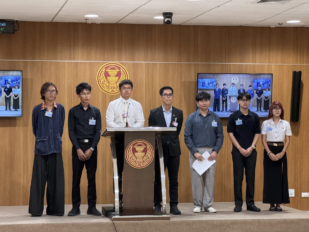 'เอกราช' สวน 'ปิยบุตร-วิโรจน์' เชื่อ สส.ปชน.มีเจตจำนงมุ่งมั่น