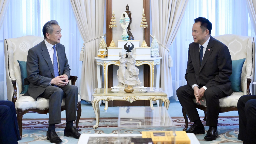 ชื่นมื่น ‘อนุทิน’ ถก ‘หวัง อี้’ ชี้ สัมพันธ์ ‘ไทย-กัมพูชา’ แนวโน้มดีขึ้น