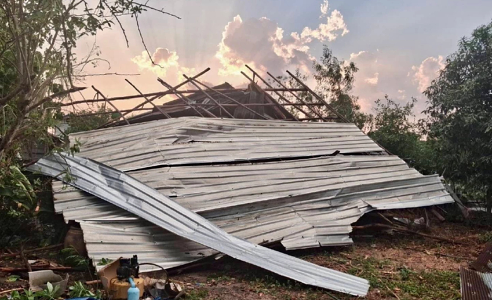 พายุถล่มศรีสะเกษ! ขุขันธ์-ศรีรัตนะ บ้านพัง 50 หลัง สวนทุเรียนอ่วม