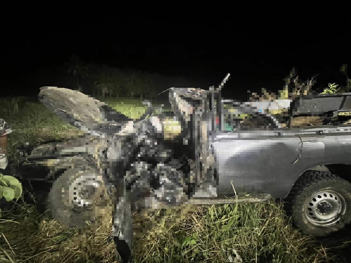 สลด ตาย 2 เจ็บ 4 จนท.ดับไฟป่า รถเสียหลักแหกโค้งชนเสาไฟฟ้า