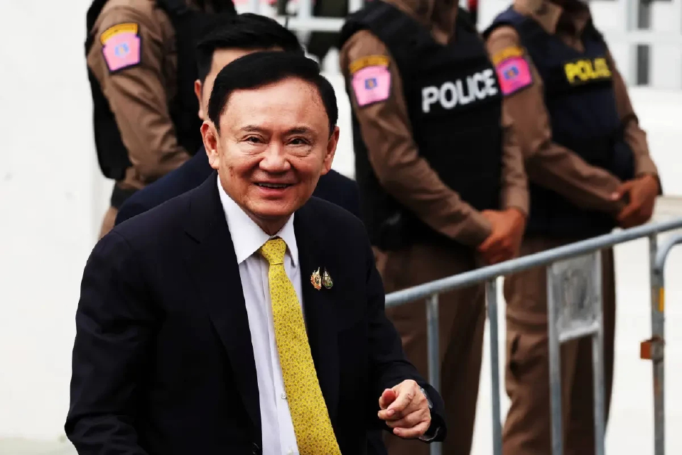 'อิ๊งค์-เอม' เยี่ยม 'ทักษิณ' ดีใจได้พักโทษ แต่งง บ่นปมติดกำไล EM