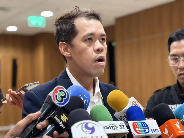 'ปกรณ์วุฒิ' ปัดคุกคาม 'คริส' ซัดเล่าเท็จ ยันเดินไปคุยเรื่องปกติ