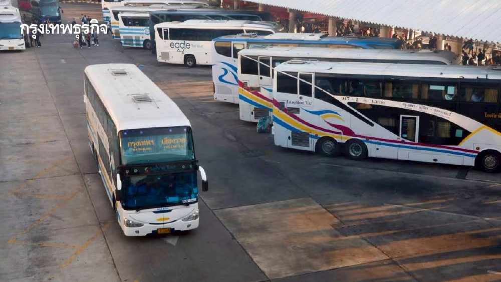 มีผลวันนี้! ขนส่งฯ เคาะลดค่ารถทัวร์ 3 สต./กม. หลังน้ำมันถูกลง
