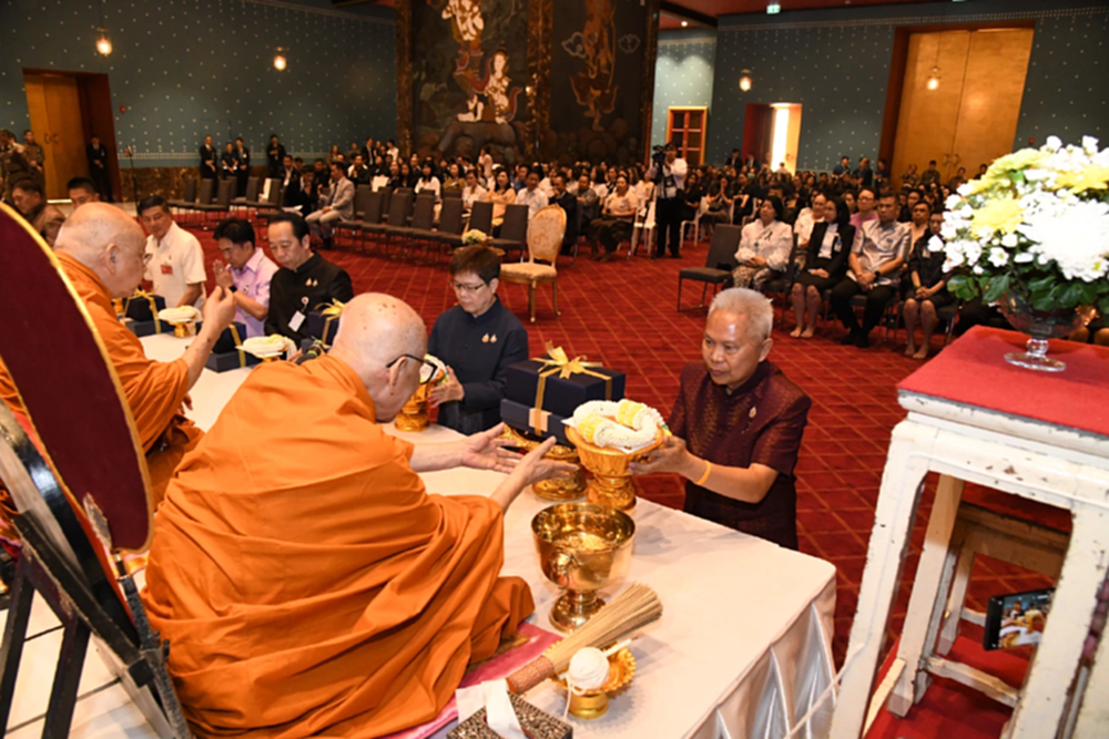 'สภาฯ' ทำบุญสงกรานต์ ครั้งแรกที่ชั้น11  ขอพรให้ประเทศรอดวิกฤติ