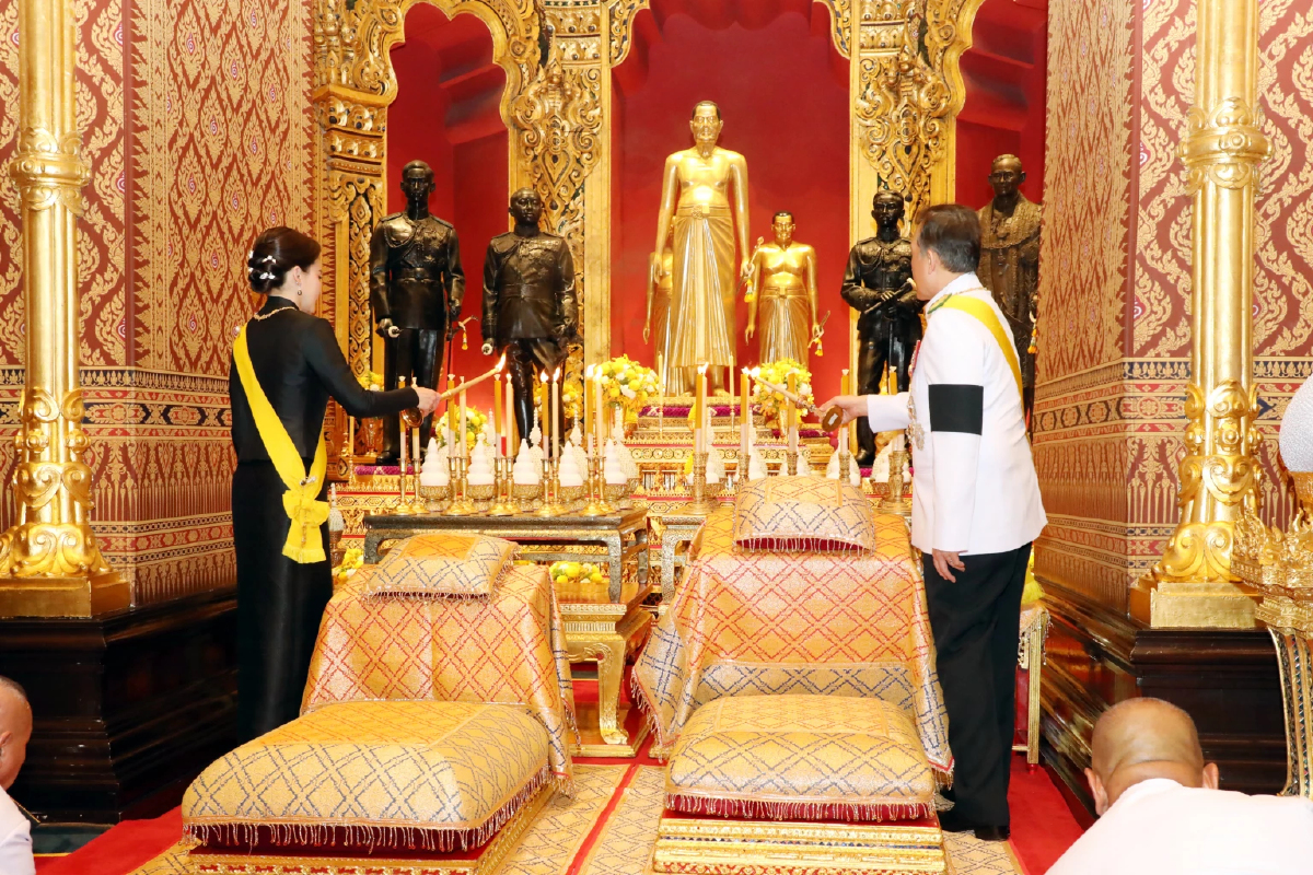 ในหลวง-ราชินี เสด็จฯ ถวายราชสักการะบูรพมหากษัตริย์ วันจักรี 2569