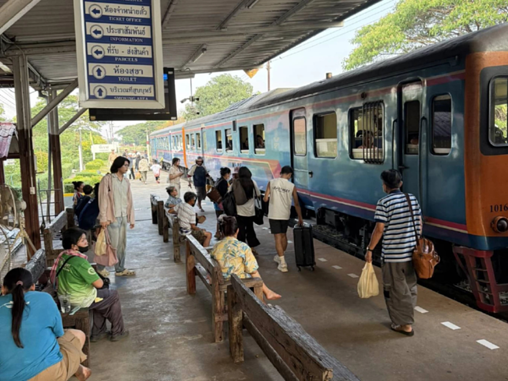 'คมนาคม' สรุปเดินทางสงกรานต์ 6 วัน ใช้ขนส่งสาธารณะพุ่ง 15 ล้านคน