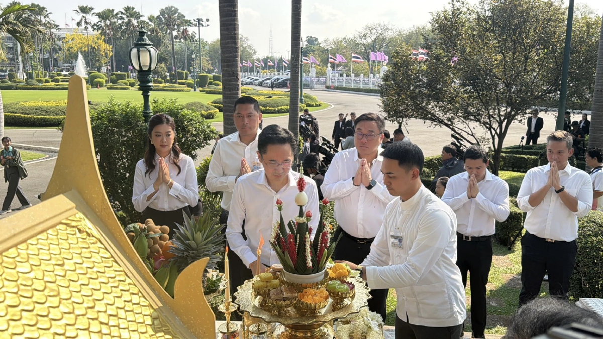 'ยศชนัน' ถือฤกษ์ 09.00 น. นำทีม 'รมต.เพื่อไทย' ไหว้สิ่งศักดิ์สิทธิ์ทำเนียบฯ