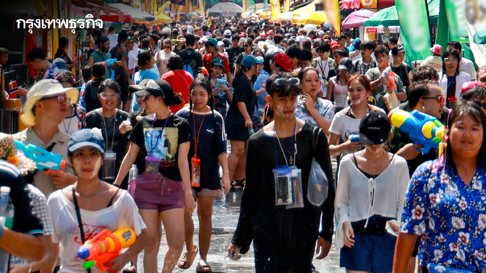 คึกคัก 'สงกรานต์ข้าวสาร' วันสุดท้าย นักท่องเที่ยวแห่เล่นน้ำแน่น