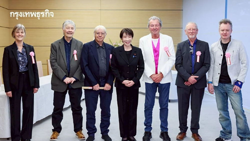 นายกฯ ขาร็อกญี่ปุ่นปลื้ม ‘ดีพเพอร์เพิล’ มาเยือนถึงออฟฟิศ