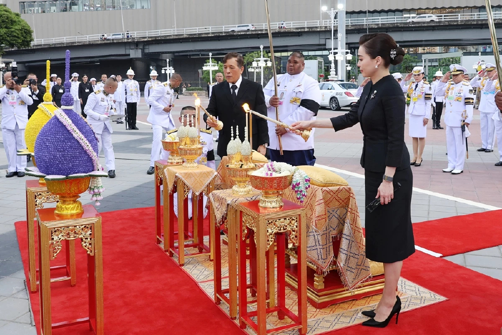 ในหลวง-พระราชินี เสด็จฯ งานเฉลิมพระเกียรติ รัชกาลที่ 6 เนื่องในวันคล้ายวันสวรรคตครบ 100 ปี