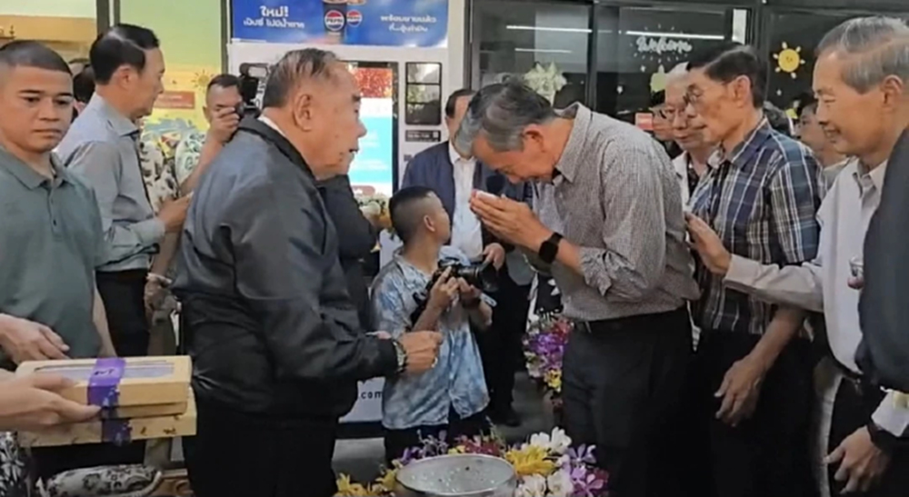 'ลุงป้อม' เปิดป่ารอยต่อฯ รับพรวันสงกรานต์ 'เพื่อน ตท.6 - บิ๊กทหาร' ตบเท้าพรึบ