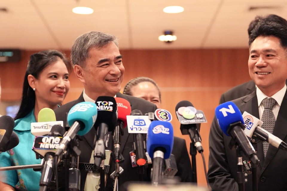 'อภิสิทธิ์' แย้มสเปก 'ผู้สมัครผู้ว่ากทม.' ปชป. เคยเฉี่ยวๆพรรค อยู่ระหว่างทาบทาม