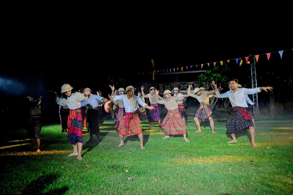 รื้อฟื้นการละเล่นโบราณที่สาบสูญ 150 ปี คืนศิลป์ ให้แผ่นดินอีสาน