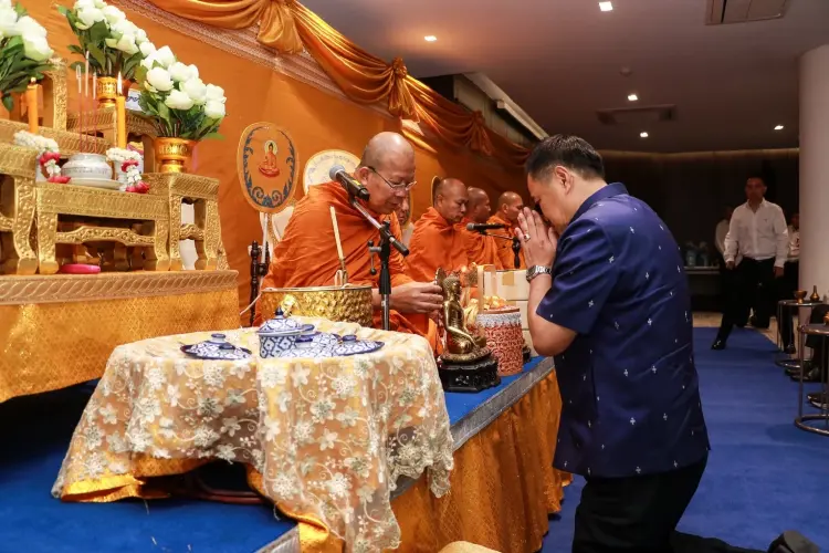ครบรอบ18ปี พรรคภูมิใจไทย แกนนำพรรคร่วม-ปชป.หอบดอกไม้แสดงความยินดี