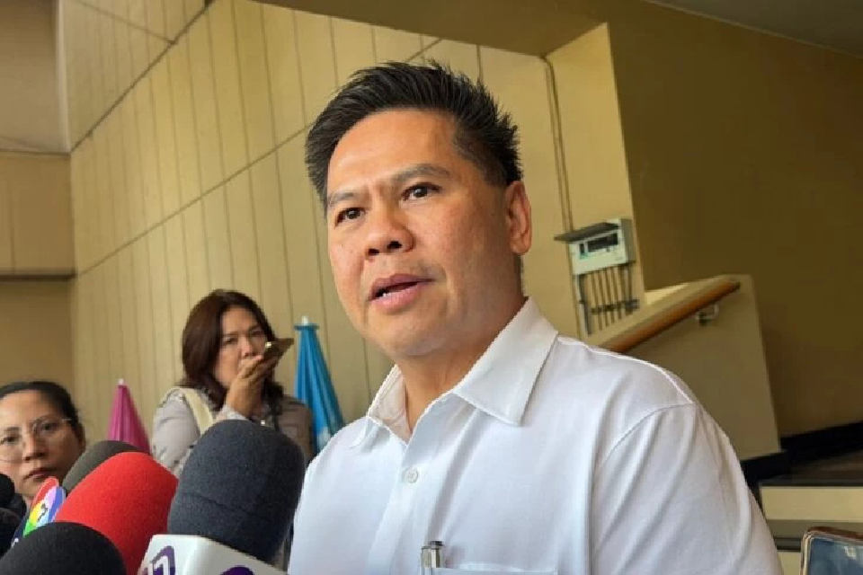 'วราวุธ' ชี้ปรับโครงสร้างค่าไฟไม่กระทบภาคอุตสาหกรรม ยันไร้นโยบายค่าไฟ 2 อัตรา