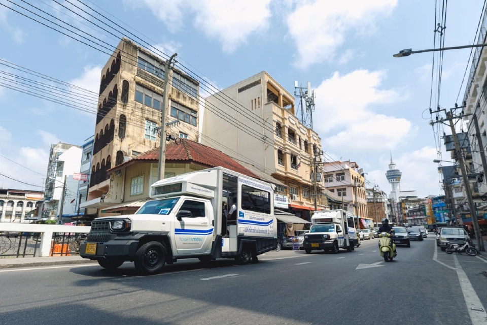 แนวคิดใหม่ รถสองแถว เพิ่มความสะดวก ปลอดภัย โตโยต้า นำร่อง