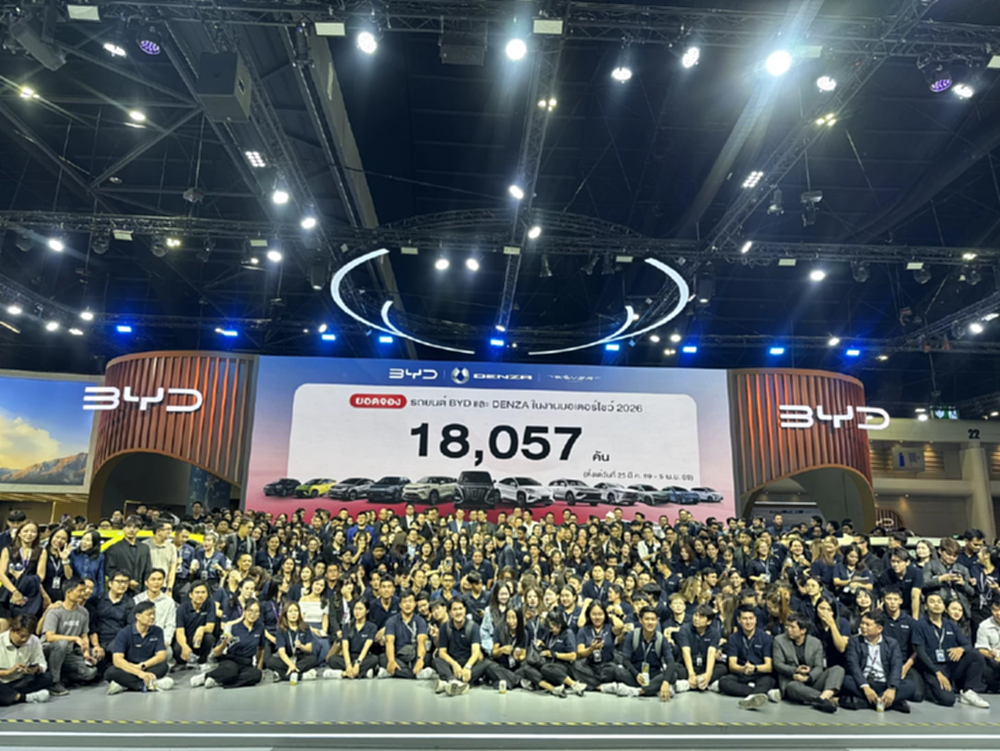 อีวี ดัน ยอดจองมอเตอร์โชว์ หลักแสน มาสด้า เบนซ์ สีสันใหม่ มาแรง 