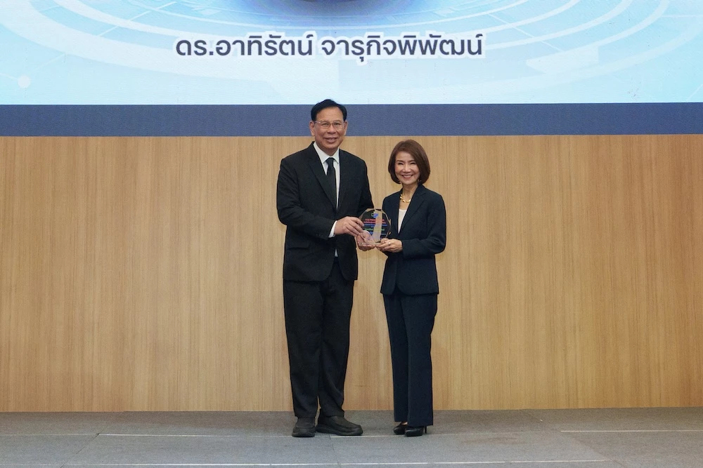 ดร.อาทิรัตน์ จารุกิจพิพัฒน์ รับรางวัลนักบริหารโรงพยาบาลดีเด่น ภาคเอกชน ประจำปี 2569