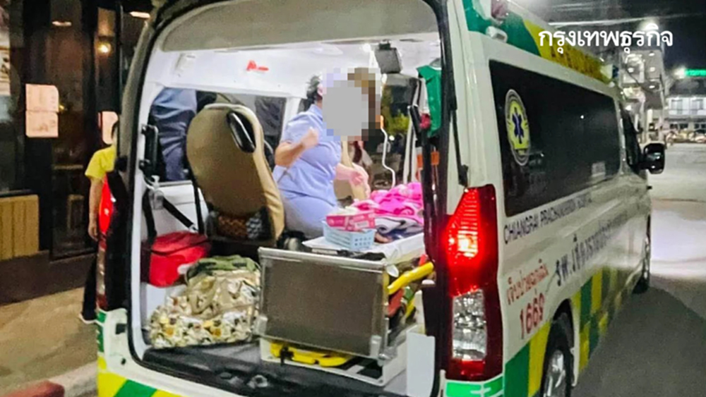 ขอทางให้รถโรงพยาบาลเชียงราย นำเด็ก 7 ปี ส่งตัวรักษาต่อ ที่กรุงเทพ