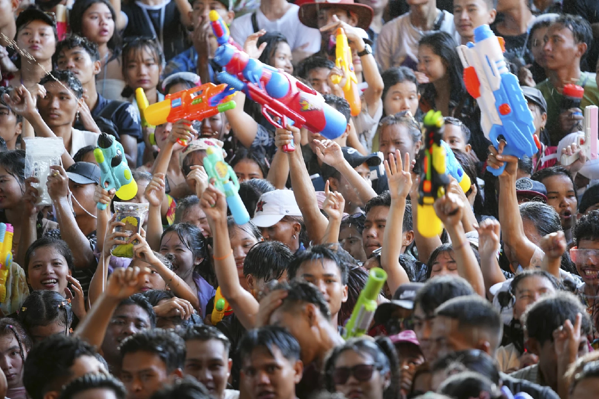 ททท. ปลื้ม ‘สงกรานต์ 2569’ คึกคักทั่วไทย นักท่องเที่ยวท่วมท้น เงินสะพัด 3 หมื่นล้าน