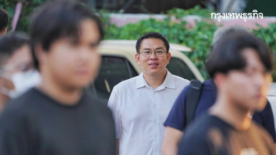 'วิโรจน์' บุกสังเกตการณ์ เกณฑ์ทหาร แจกใบปลิว ปลุกพลทหาร แจ้งเหตุ