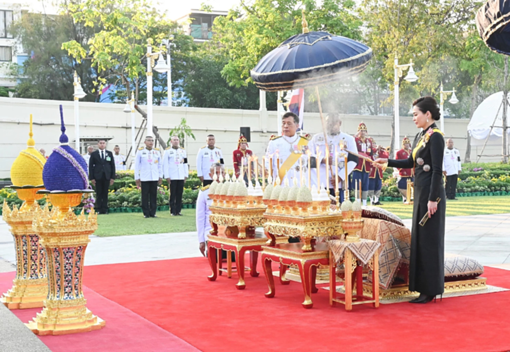 ในหลวง-พระราชินี เสด็จฯ ไปในการพระราชพิธี วันจักรี 2569