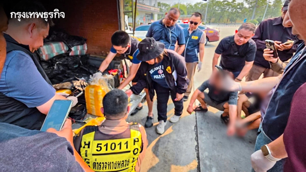 รวบคาปั๊ม 3 ผู้ต้องหา แก๊งวัยรุ่นสร้างตัว รับงานขนยาบ้า 8 ล้านเม็ด หวังเงินค่าจ้าง 5 แสน