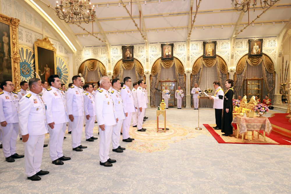 ในหลวง-พระราชินี พระราชทานพระบรมราชวโรกาสให้ คณะนายกฯ เฝ้าทูลละอองธุลีพระบาท