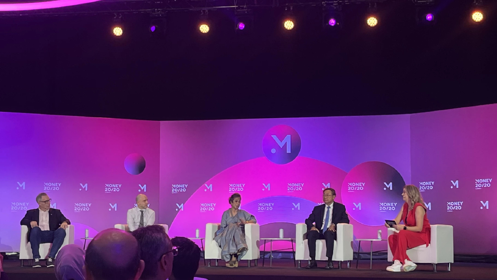 พลิกโฉมวงการ 5 สิ่งที่ผู้บริหารแบงก์ เตรียมพร้อมการเงินยุคเอไอ