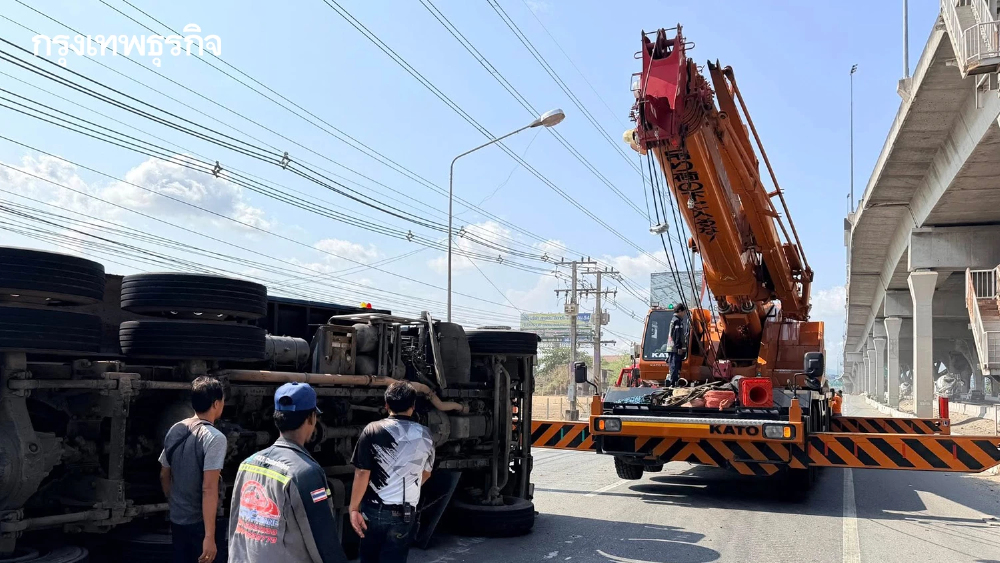 รถติดมาก ถนนบางนา-ตราด ขาออก รถยางแตก เทกระจาดขวางถนน พิกัด กม.53