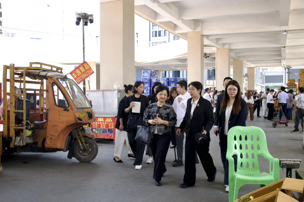  “พาณิชย์” บุกตลาด HiGreen  ตลาดค้าส่งใหญ่สุดในกว่างซี ปูพรมผลไม้ไทยยึดจีน พร้อมลุยจัดกิจกรรมส่งเสริมการขาย