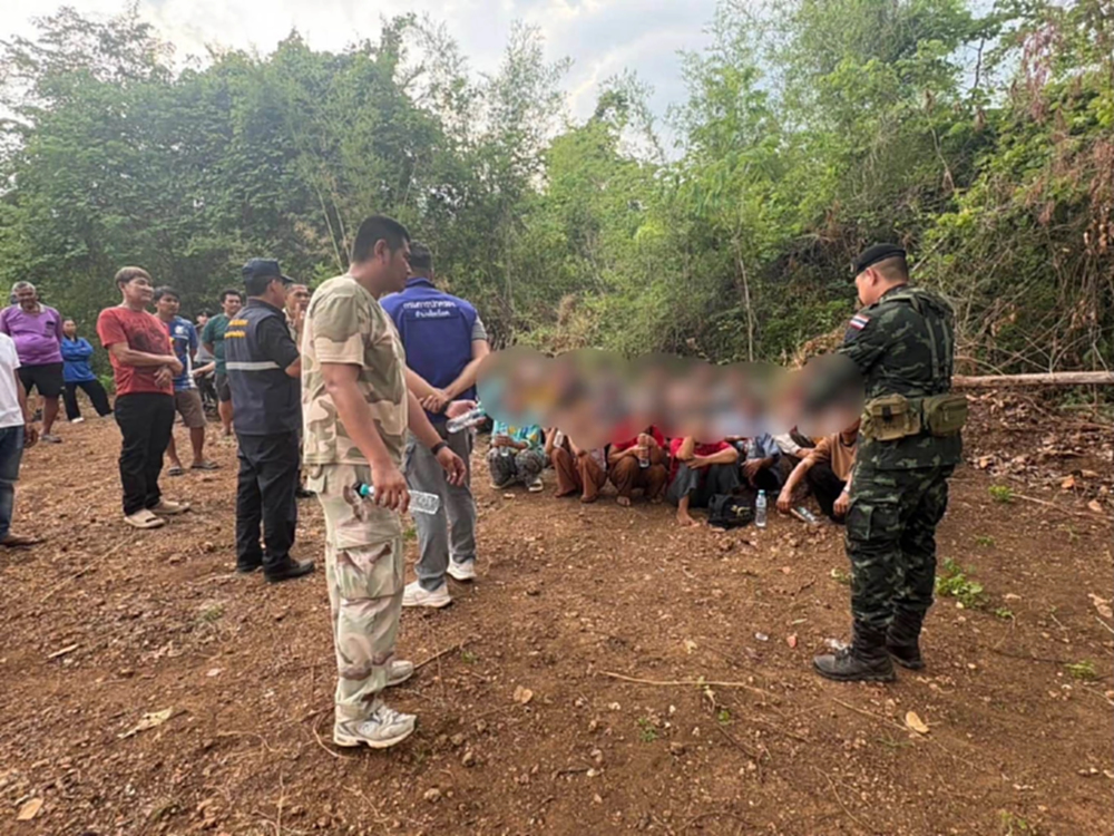 จ่ายคนละ 20,000 ลอบเข้าไทย ทหารจับ 4 หญิง 15 ชาย คาชายแดน