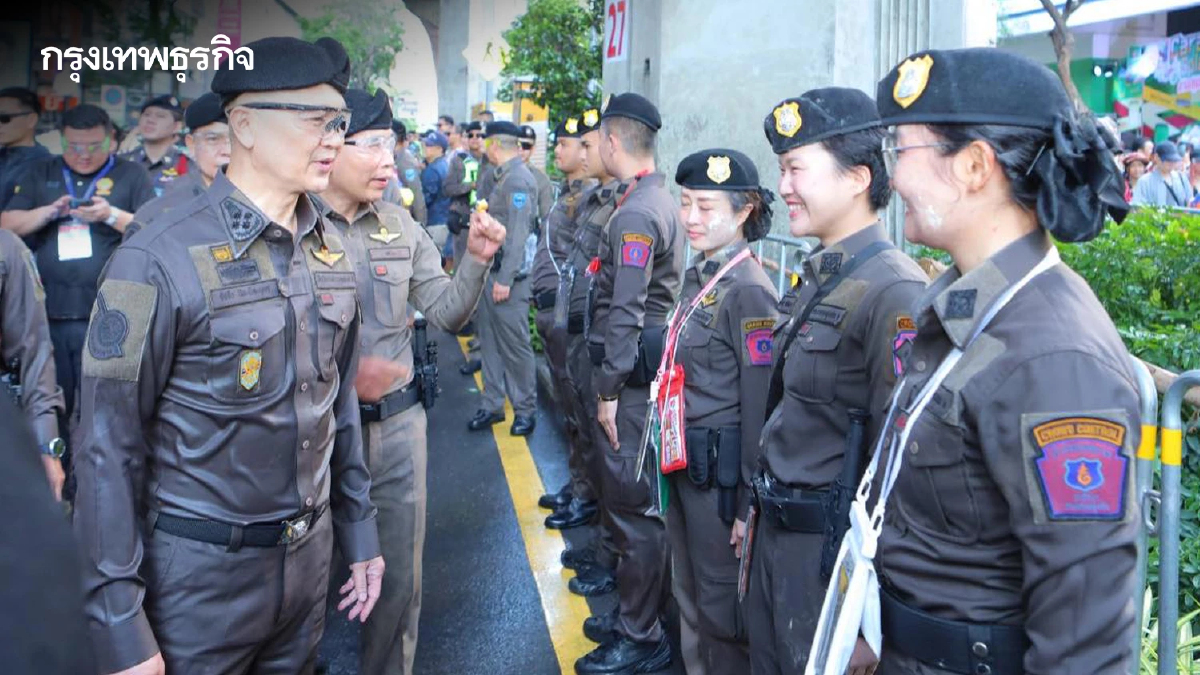 สงกรานต์ข้าวสาร - สีลม คึกคัก ยอดทะลุแสนคน ตำรวจเข้มดูแลความปลอดภัย