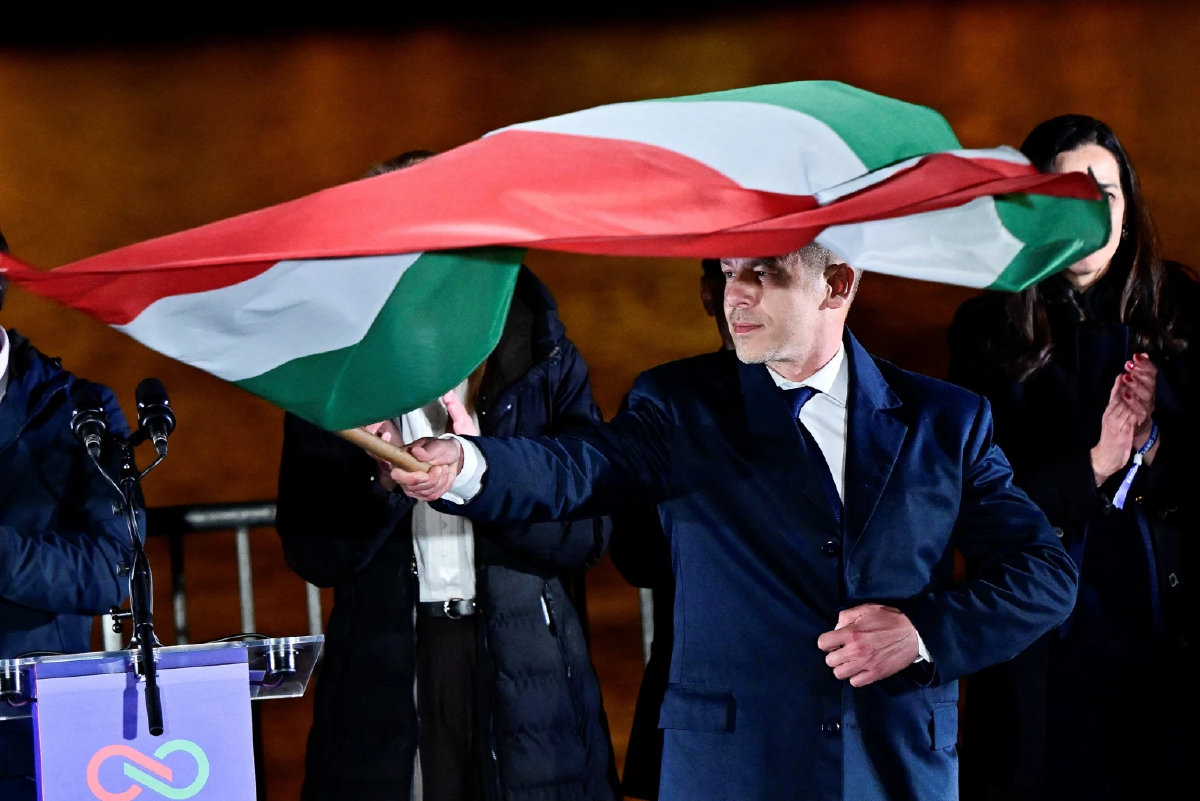 ประธานาธิบดีฮังการีพ่ายฝ่ายค้านขวากลางปิดตำนาน 16 ปี