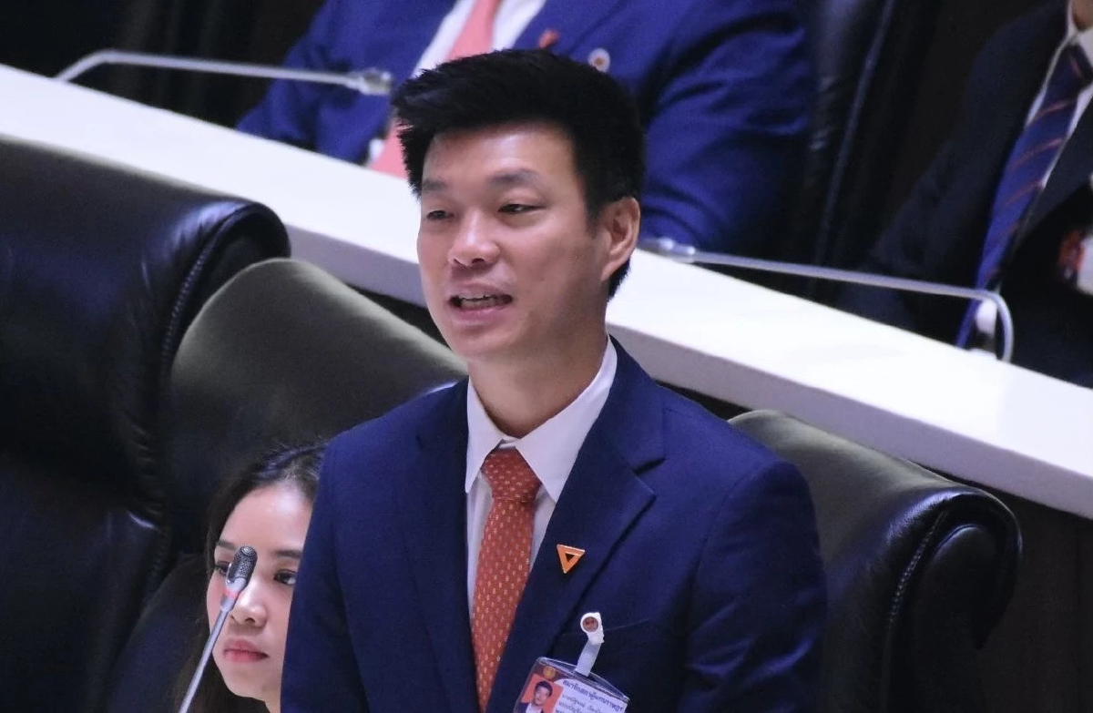 'เท้ง' จี้ รมว.พลังงาน กางตัวเลขโรงกลั่น กำไรเกินจริง ดึงเงินคืน