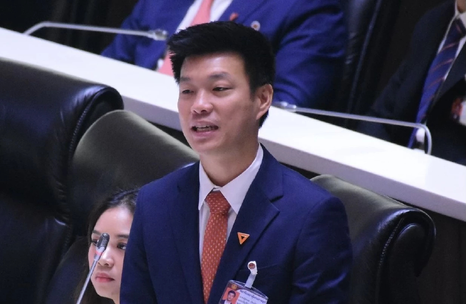 'เท้ง' จี้ รมว.พลังงาน กางตัวเลขโรงกลั่น กำไรเกินจริง ดึงเงินคืน