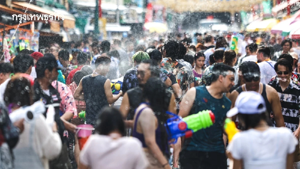 เล่นน้ำสงกรานต์ ระวังแดดจัด ค่าดัชนีความร้อนอยู่ในระดับ 'อันตราย'