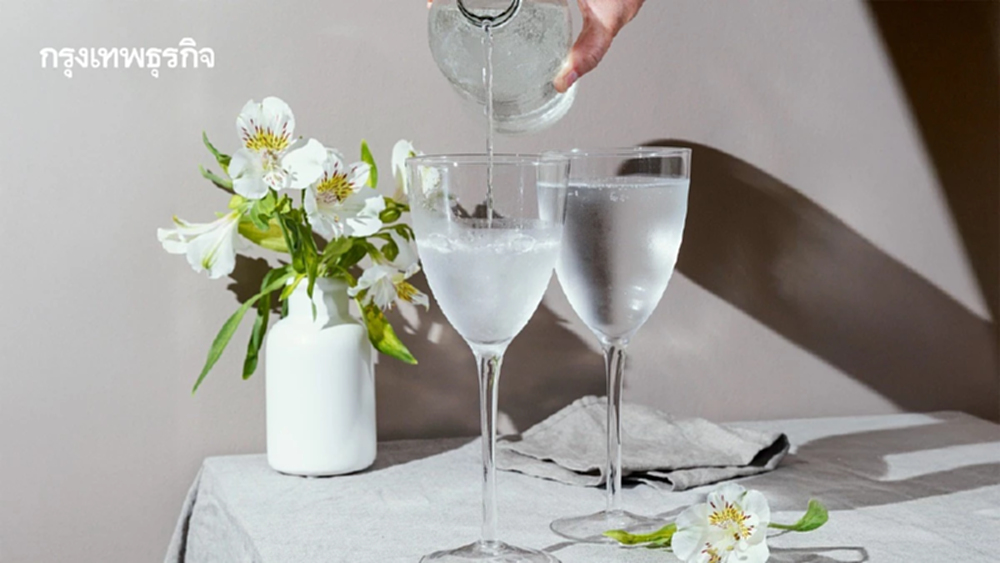 มากกว่าแค่รีไซเคิล 'น้ำแร่สด' ในร้านอาหาร-โรงแรม ลดขยะพลาสติกมหาศาล