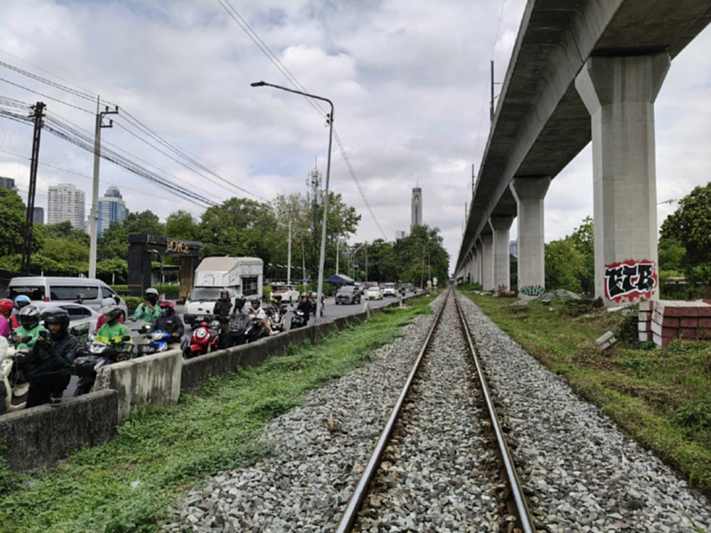 การรถไฟฯ แจงเหตุชายถูกขบวนรถเฉี่ยวชน ยันผู้บาดเจ็บลักลอบฝ่าแบริเออร์