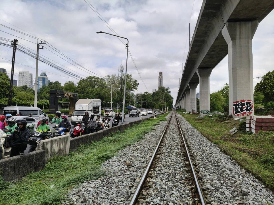 การรถไฟฯ แจงเหตุชายถูกขบวนรถเฉี่ยวชน ยันผู้บาดเจ็บลักลอบฝ่าแบริเออร์