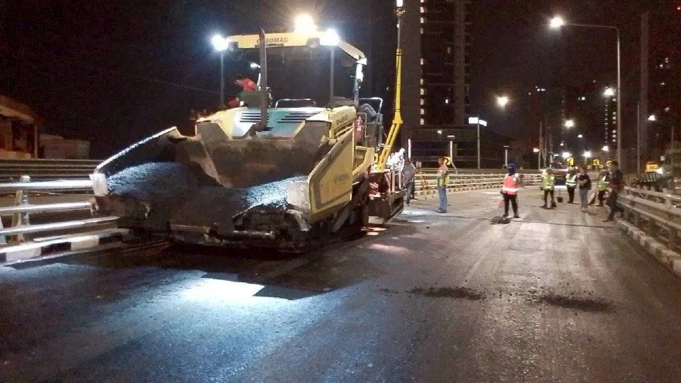 ครั้งแรกในไทย! กทม.ใช้ระบบ 3D ปูถนนสะพานข้ามแยก แก้ปัญหาน้ำขัง