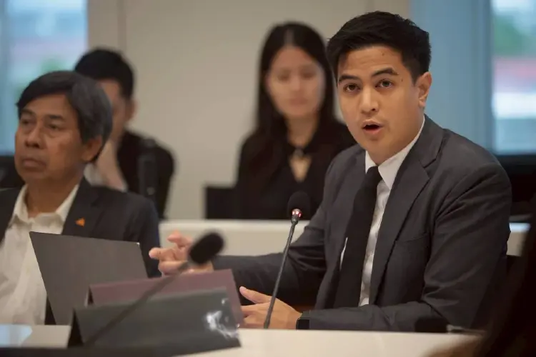 'พริษฐ์' ชง 5 ข้อ บี้รัฐวางระบบที่ดี หลังเหตุรถไฟชนรถเมล์
