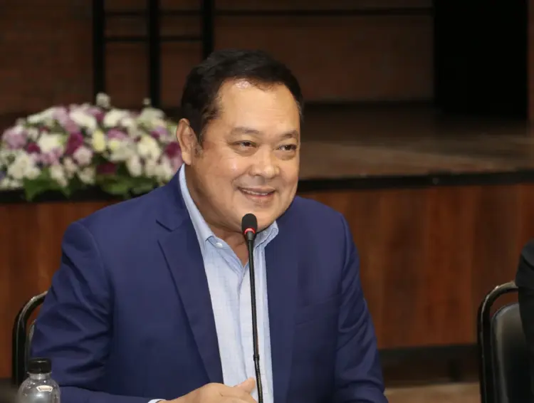 'ทวี' แนะ 'รัฐบาล' ทบทวนออก พ.ร.ก.กู้เงิน ห่วง 'ปชช.' แบกหนี้อ่วม