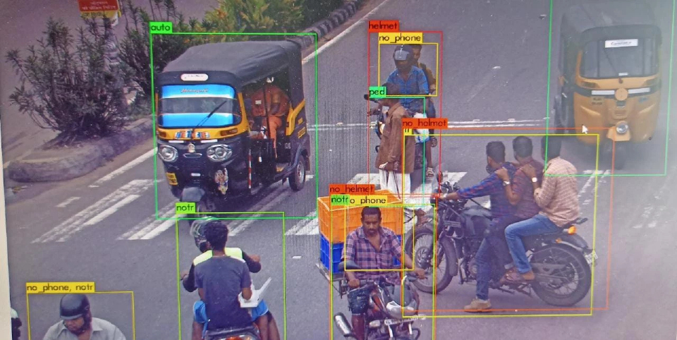 อินเดียใช้ ‘กล้อง AI’ จับคนแหกกฎ ออกใบสั่งไปแล้ว ‘กว่า 2 ล้านใบ’