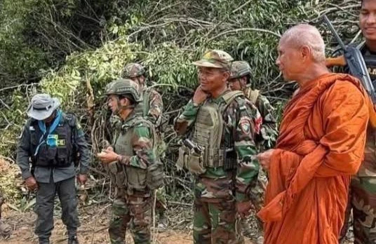 'หลวงตาเยื้อน' เจรจาทหารกัมพูชา ปมถนนยุทธวิธี ย้ำ เขตไทย จบโดยดี